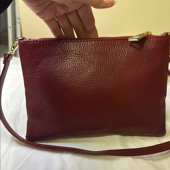 Uggari Milano Red Pebbled Leather Crossbody | Sleek & Minimalist Italian Style - Picture 5 of 10